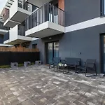 Elegant With Parking & Ac By Renters