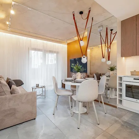Апартаменты Elegant With Parking & Ac By Renters *