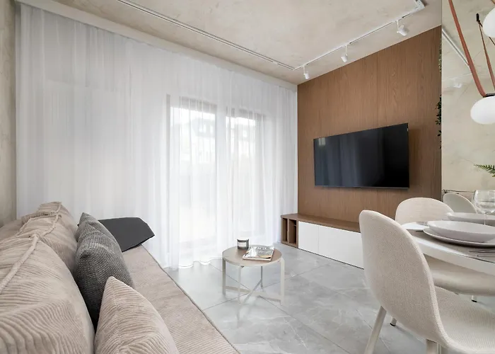 Elegant With Parking & Ac By Renters Appartement *