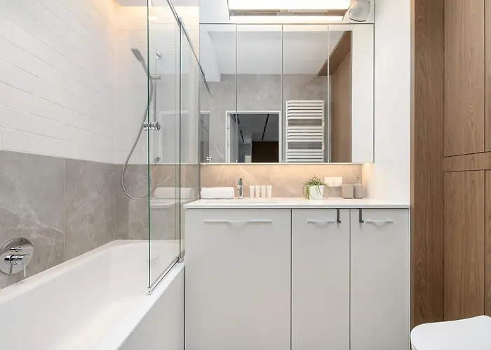 Elegant With Parking & Ac By Renters Apartmán *