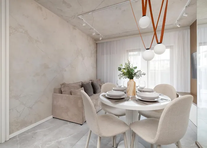 Elegant With Parking & Ac By Renters