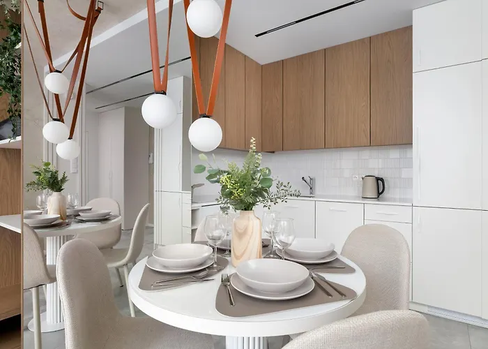 Elegant With Parking & Ac By Renters Appartement Katowice