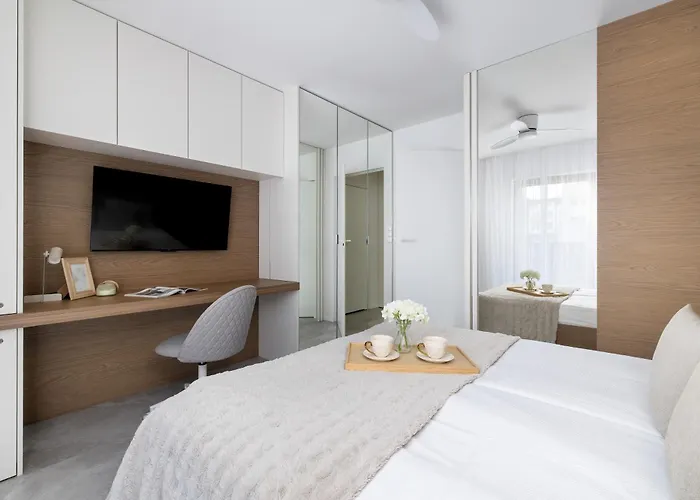 Elegant With Parking & Ac By Renters *