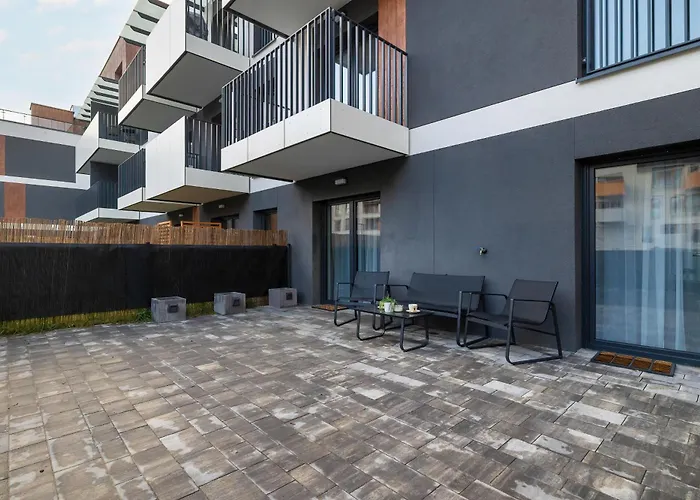 Elegant With Parking & Ac By Renters